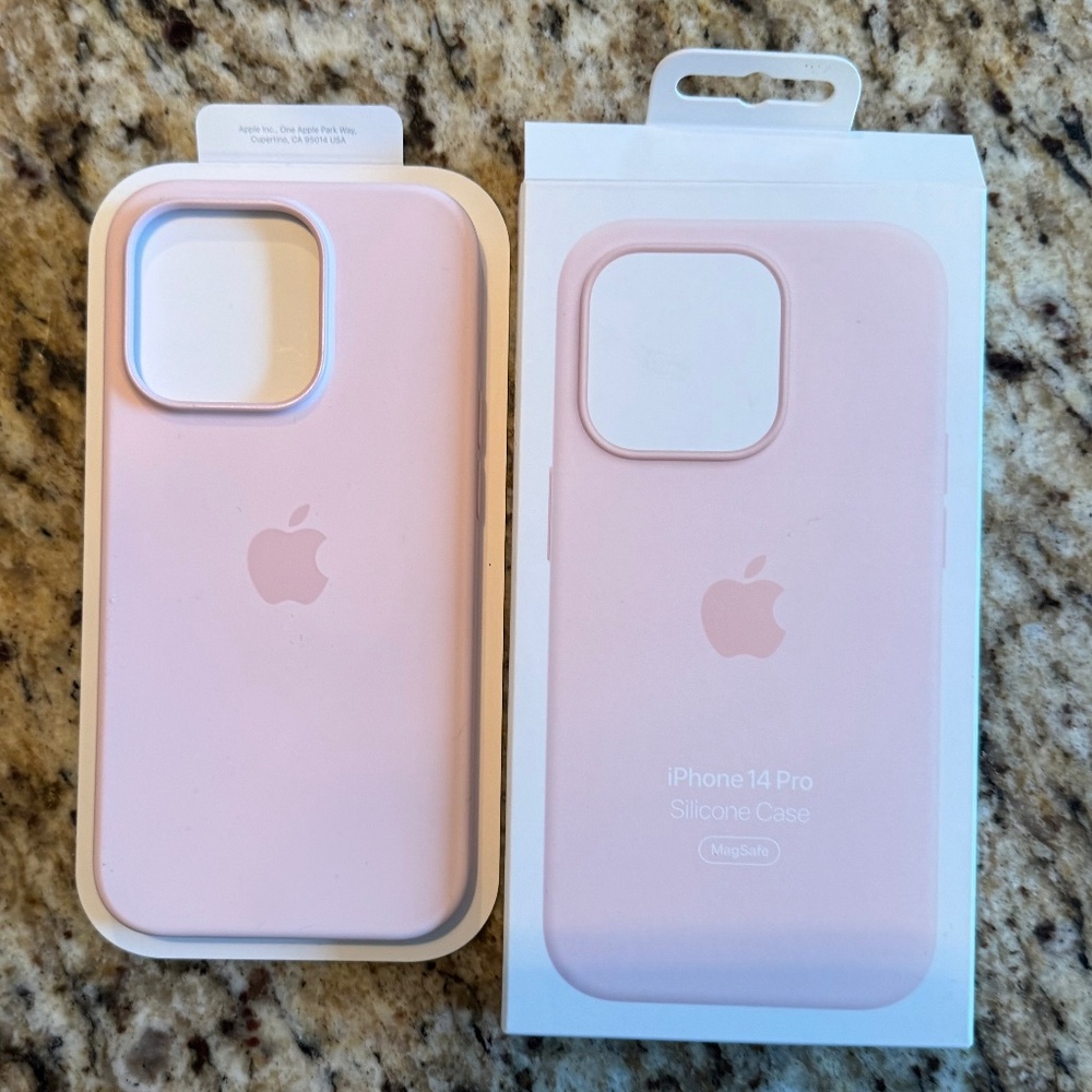 Apple iPhone 14 Pro MagSafe Case